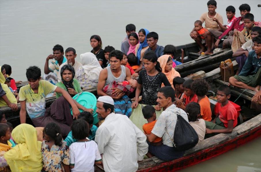 غرق 12 شخصًا وفقدان العشرات في انقلاب قارب للاجئين الروهينغا قبالة بنغلادش