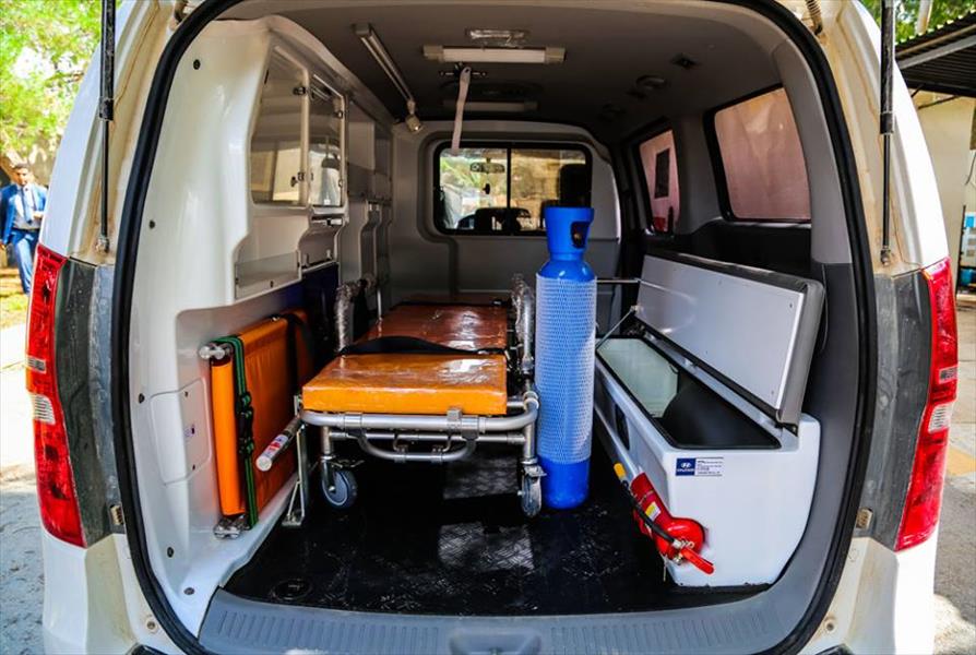 بلدي البيضاء يسلم سيارة إسعاف لوحدة صحة الخويمات‎