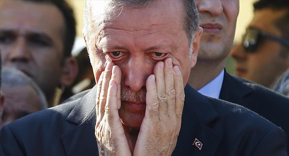 بالفيديو: إردوغان يتعرض لموقف محرج خلال مؤتمر بأوكرانيا