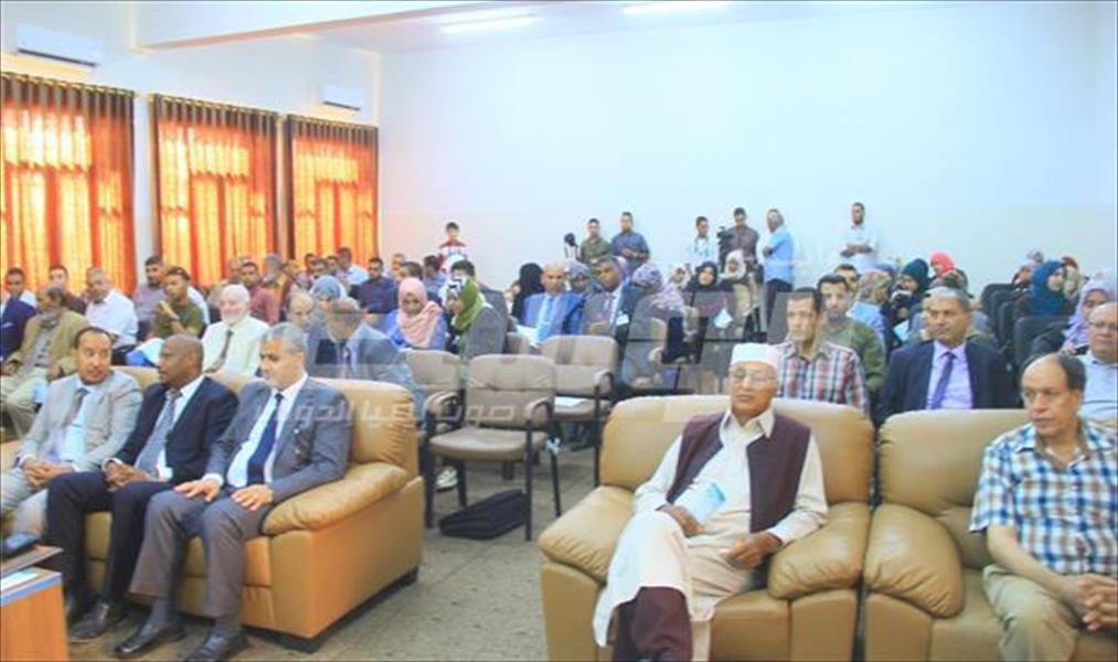 انطلاق المؤتمر الأول للغة الإنجليزية في جالو (صور)