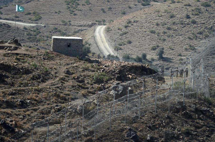 باكستان تبدأ إقامة سياج على حدودها مع أفغانستان
