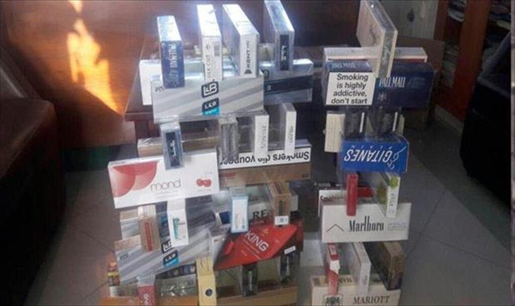 ضبط 21 ألف علبة سجائر مهربة من ليبيا جنوب واحة سيوة بمصر