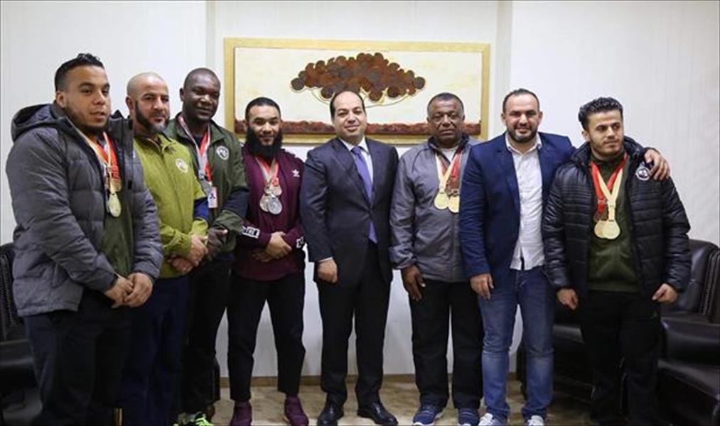 معيتيق يستقبل المنتخب الليبي للقوة البدنية بعد فوزه بـ32 ميدالية