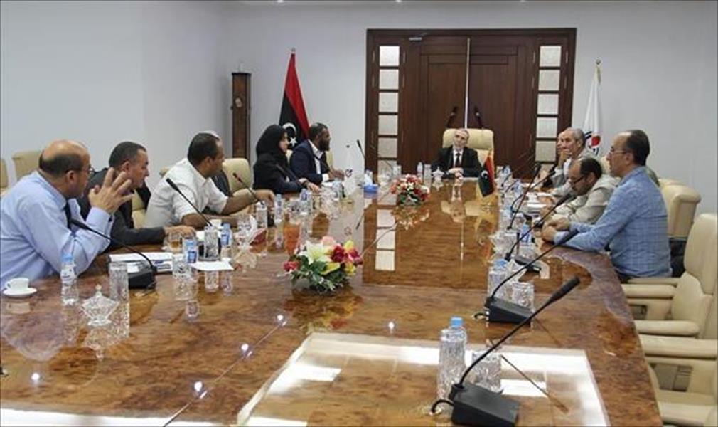 صنع الله يبحث مع رئيس الشركة الليبية للموانئ التعاون بين الطرفين