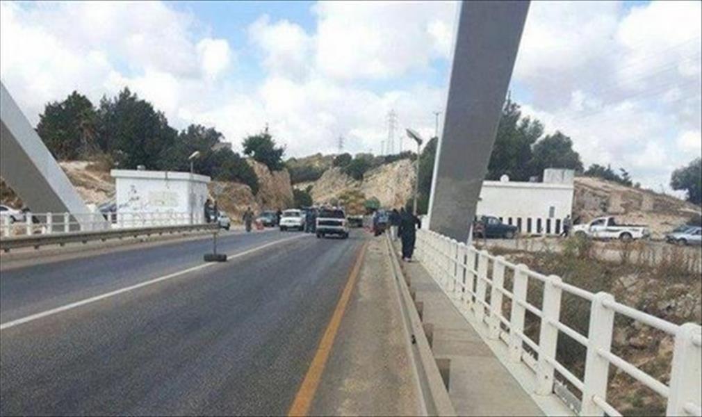 إغلاق جسر وادي الكوف بسبب تصدعه
