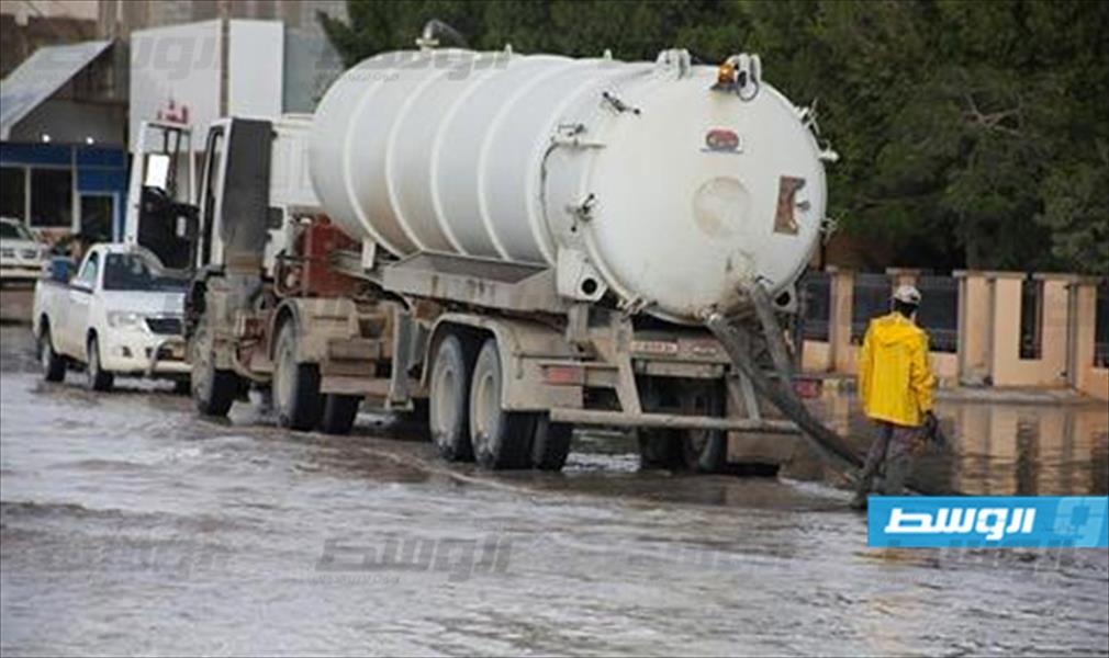 بالصور: انهيار البنية التحتية في أجدابيا يحوِّل الأمطار إلى نقمة