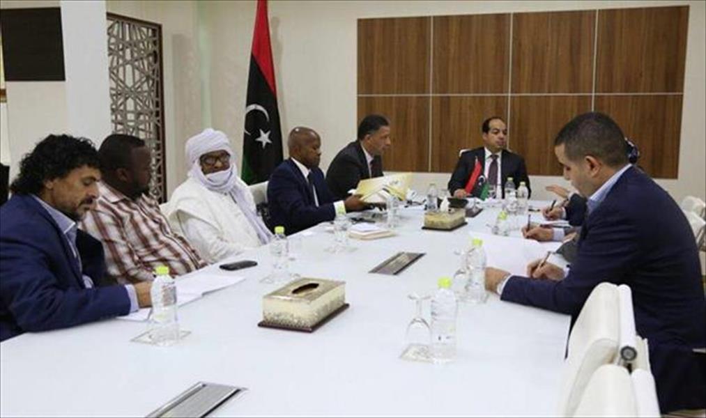 وزراء بحكومة الوفاق يبحثون إعادة افتتاح مطار سبها