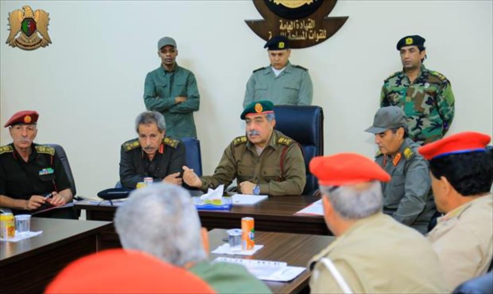 اجتماع موسع بمقر القيادة العامة يناقش تشكيل قوة من الشرطة العسكرية لتعزيز الأمن
