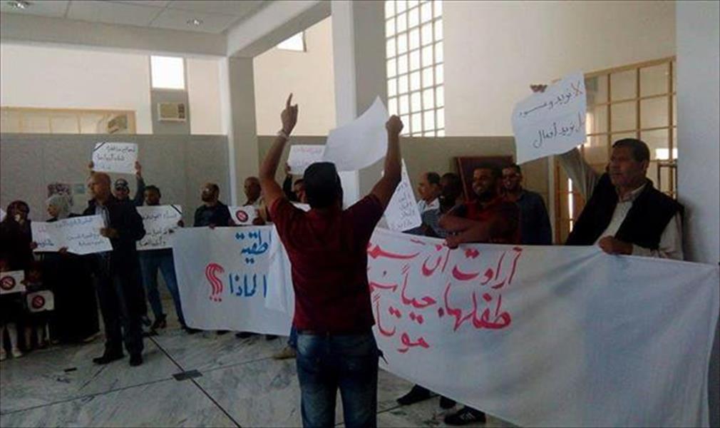 القبض على ناشط قاد حراكًا يطالب بتغيير المجلس البلدي الجفرة