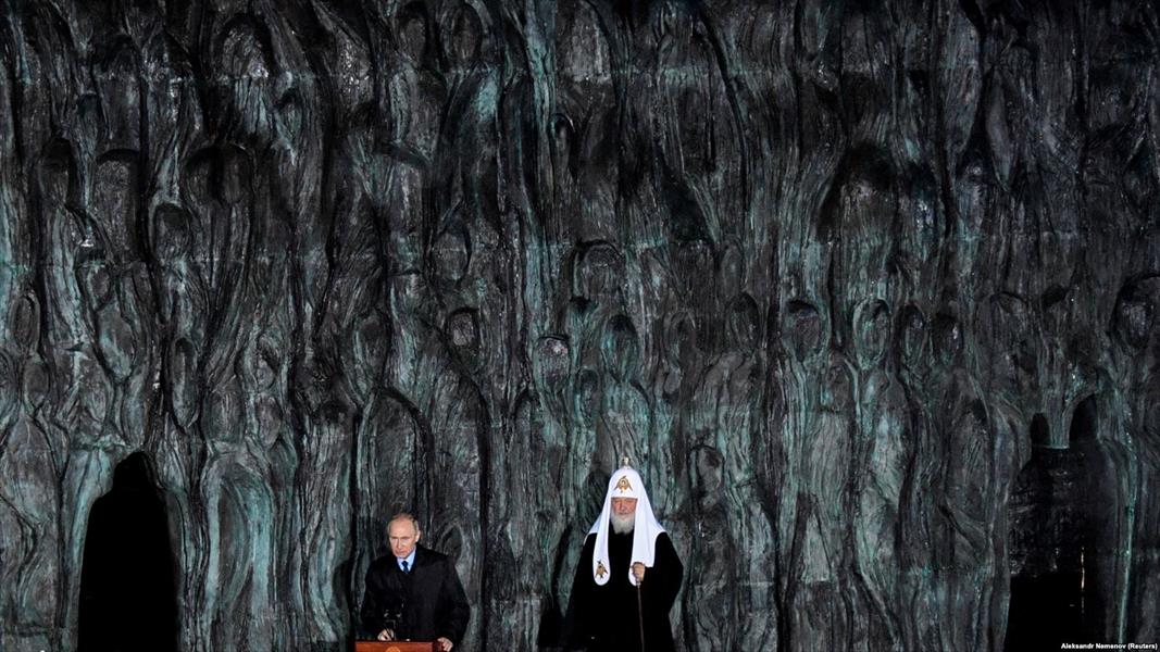 «بوتين» يفتتح نصبًا تذكاريًا لضحايا «ستالين»