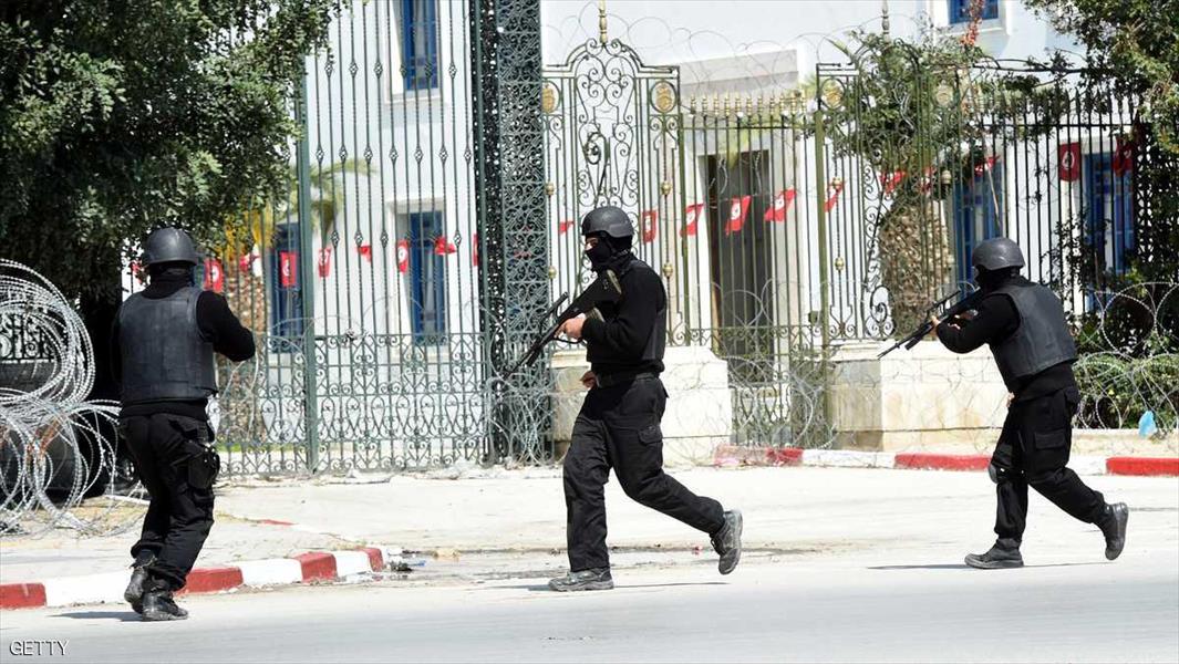 طعن شرطيين بالسكين قرب البرلمان في تونس