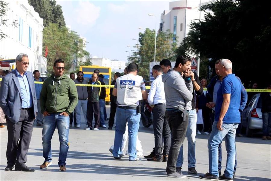 وفاة ضابط شرطة تونسي طعنه إسلامي متشدد بسكين