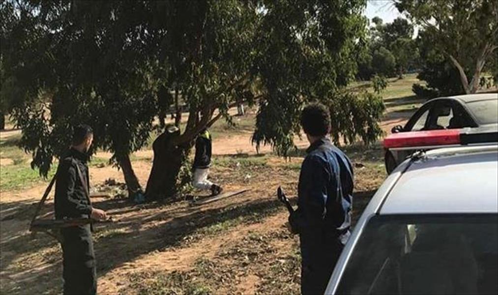 العثور على جثة شاب معلقة بشجرة في طرابلس