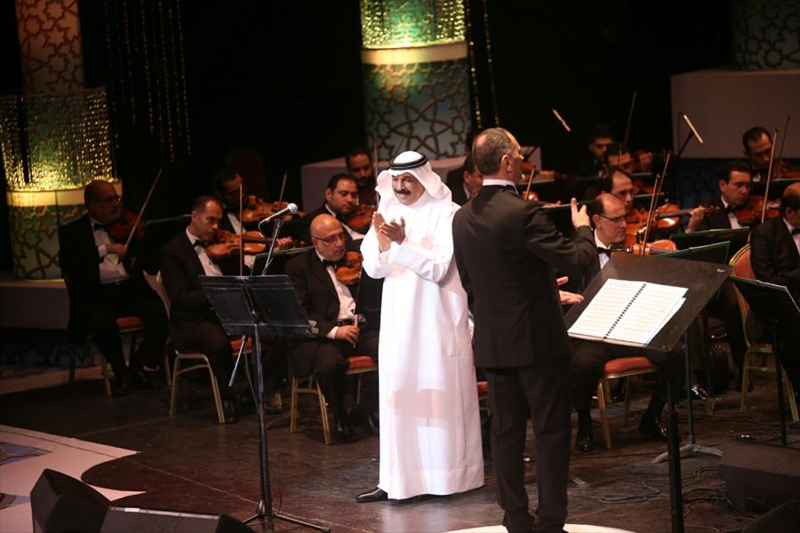 بالصور: عبدالله الرويشد يحيي حفلاً ضمن مهرجان الموسيقى العربية