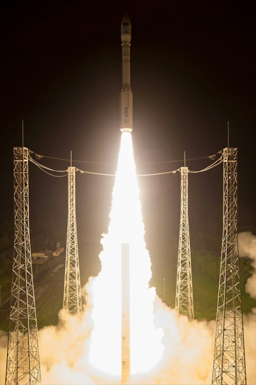 «فيغا» يصعد بـ «محمد السادس» إلى الفضاء