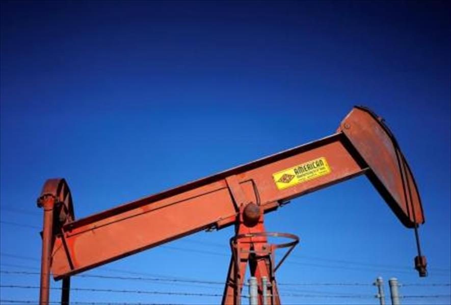 أسعار النفط تهبط بعد توقعات وكالة الطاقة الدولية للطلب العالمي