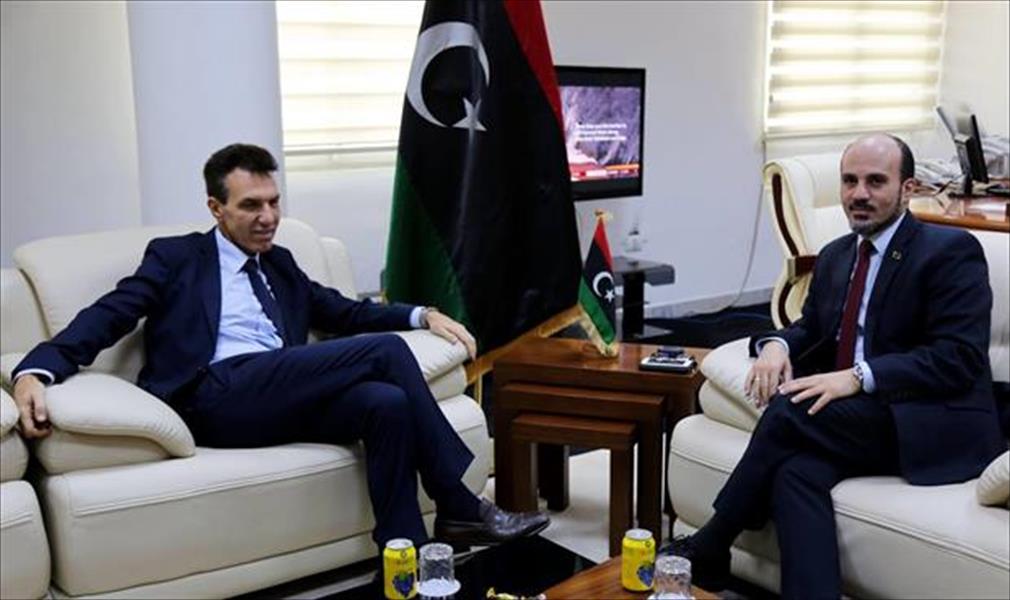 عماري وبيروني يناقشان أسباب توقف مشروع تطوير خط الاتصالات بين ليبيا وإيطاليا