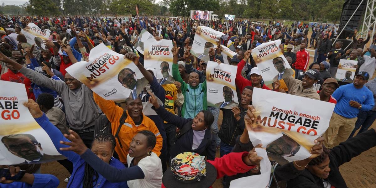 بالفيديو.. الشارع الزيمبابوي يتحرك للمطالبة برحيل موغابي
