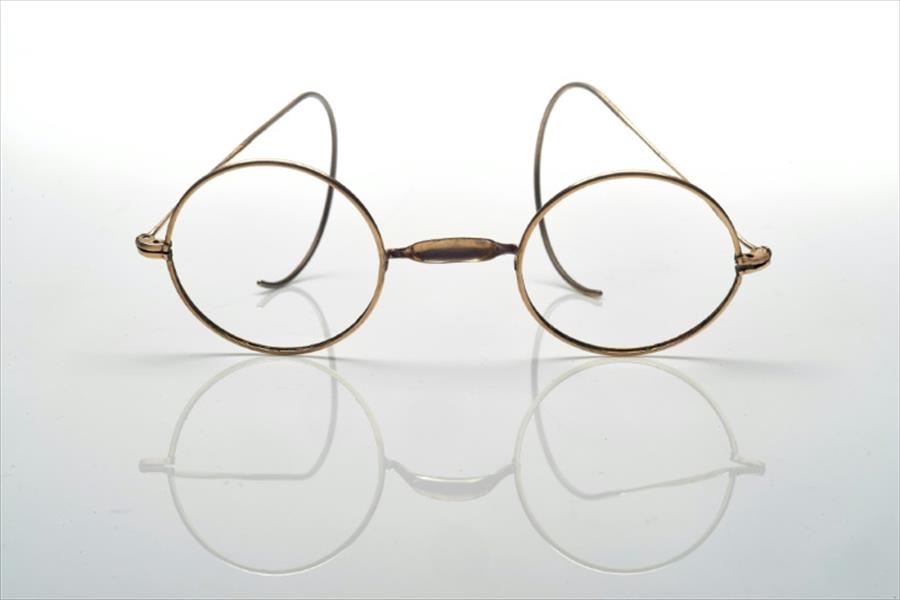 بيع نظارات «كلود مونيه» في هونغ كونغ بمزاد «كريستيز»