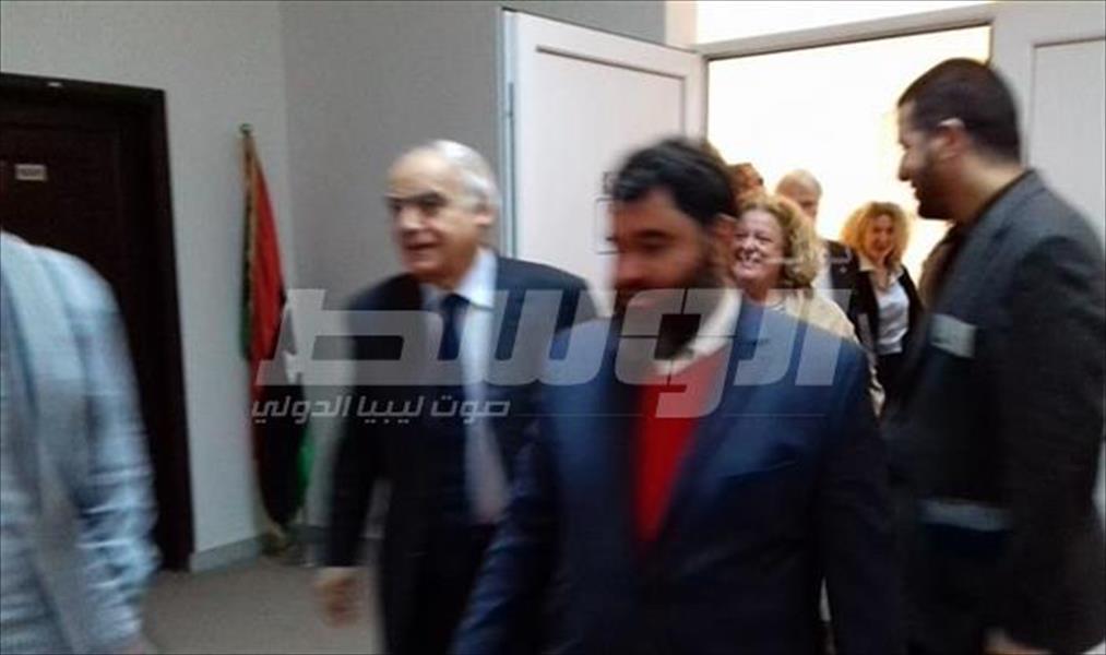بالصور: غسان سلامة يصل مقر المفوضية العليا للانتخابات في طرابلس