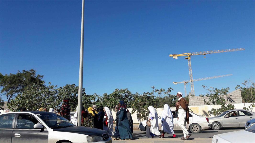 عشرات من نازحي تاورغاء يتظاهرون في طرابلس للمطالبة بالعودة لمدينتهم (صور)