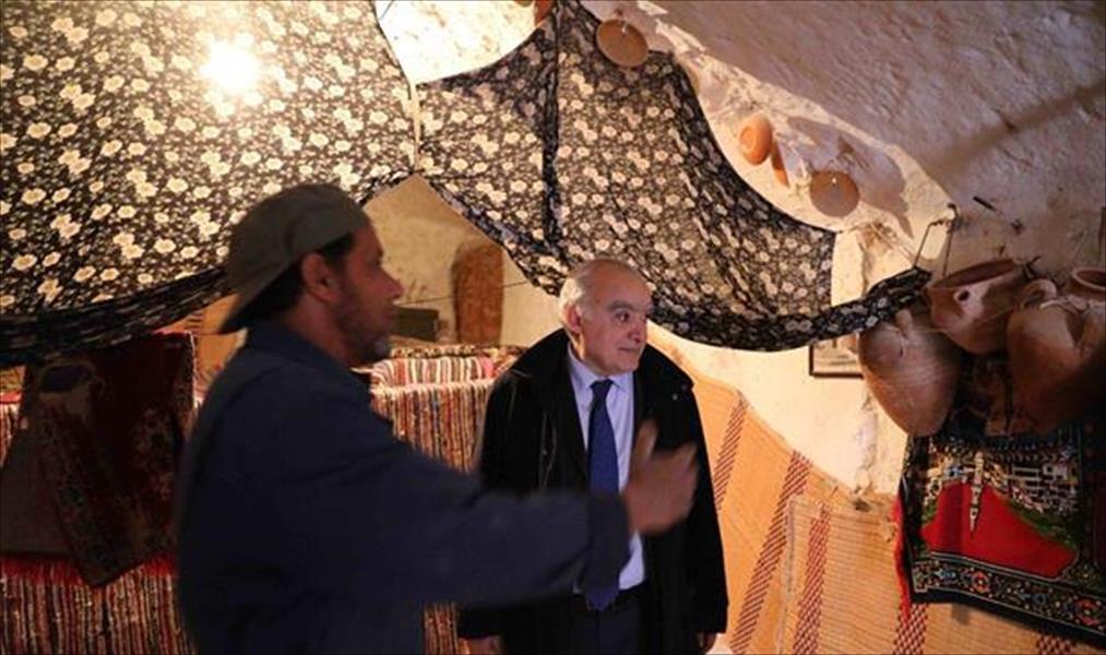 بالصور: غسان سلامة يزور بيتًا أثريًا في غريان