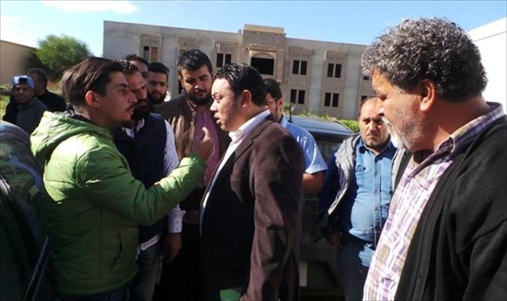 مرضى ومواطنون في بنغازي يطالبون بتوفير أدوية الأمراض السارية