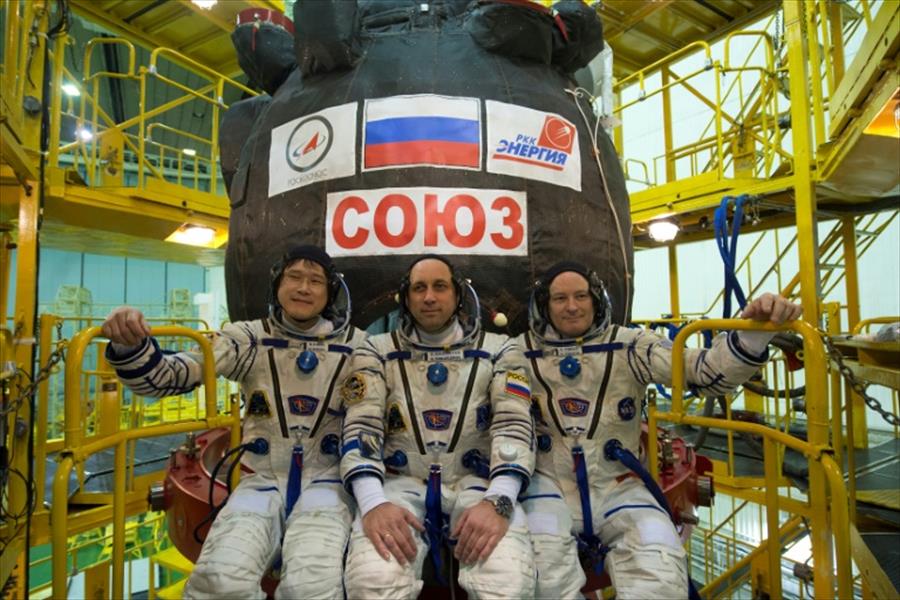 عودة ثلاثة رواد من محطة الفضاء الدولية إلى الأرض