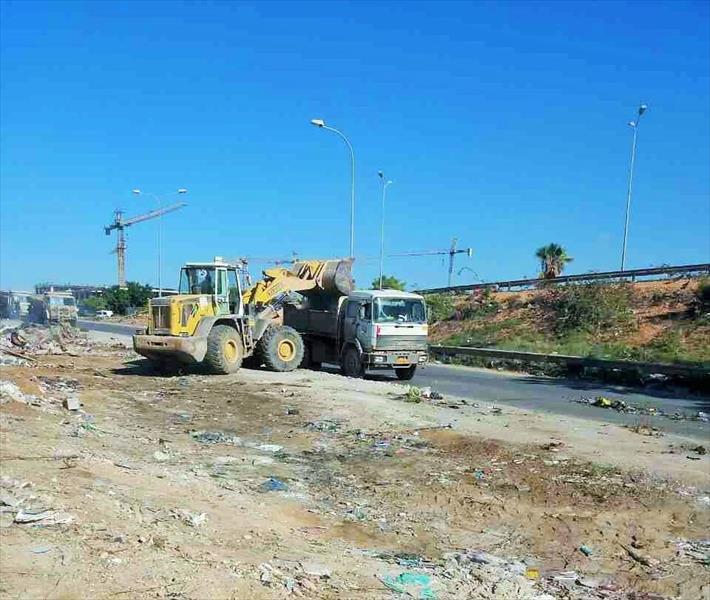بلدية بنغازي تطلق حملة نظافة شاملة بالمدينة