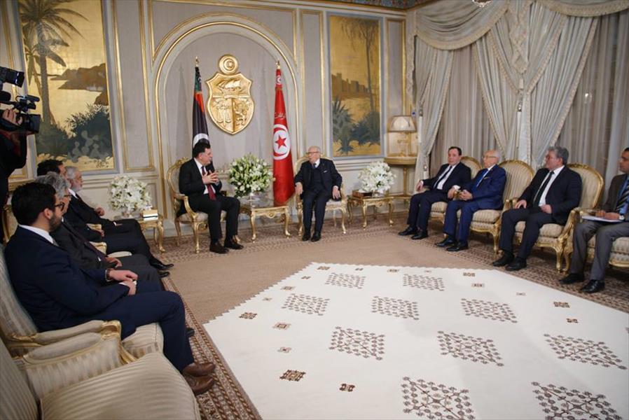 السراج يلتقي السبسي في تونس ويؤكد: الاتفاق هو الأرضية الوحيدة للاستقرار
