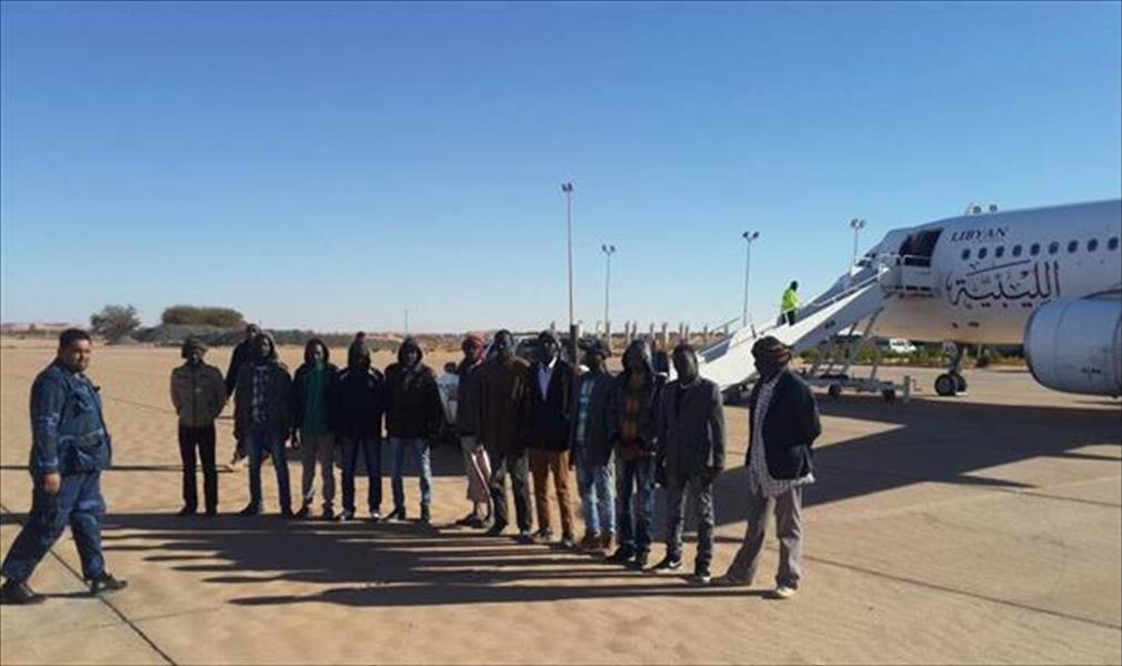 تسليم 13 سودانيًّا إلى الكفرة تمهيدًا لترحيلهم إلى بلدهم