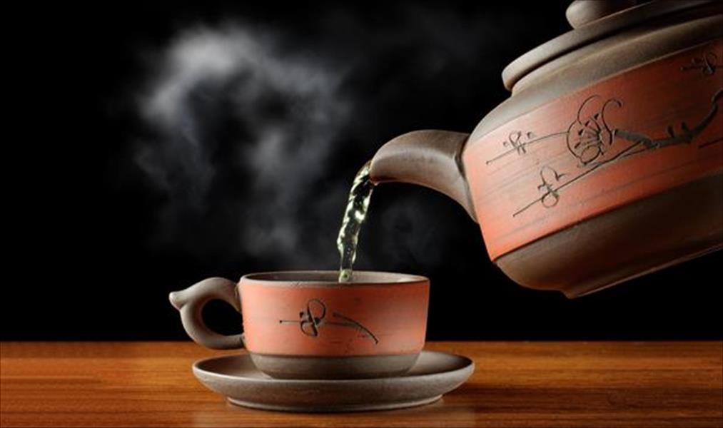 الشاي الساخن يقي من مرض خطير بالعين