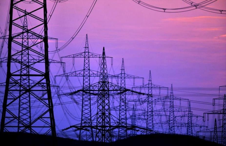 «بلومبرغ»: مصر تبدأ مشروعًا للربط الكهربائي مع السعودية