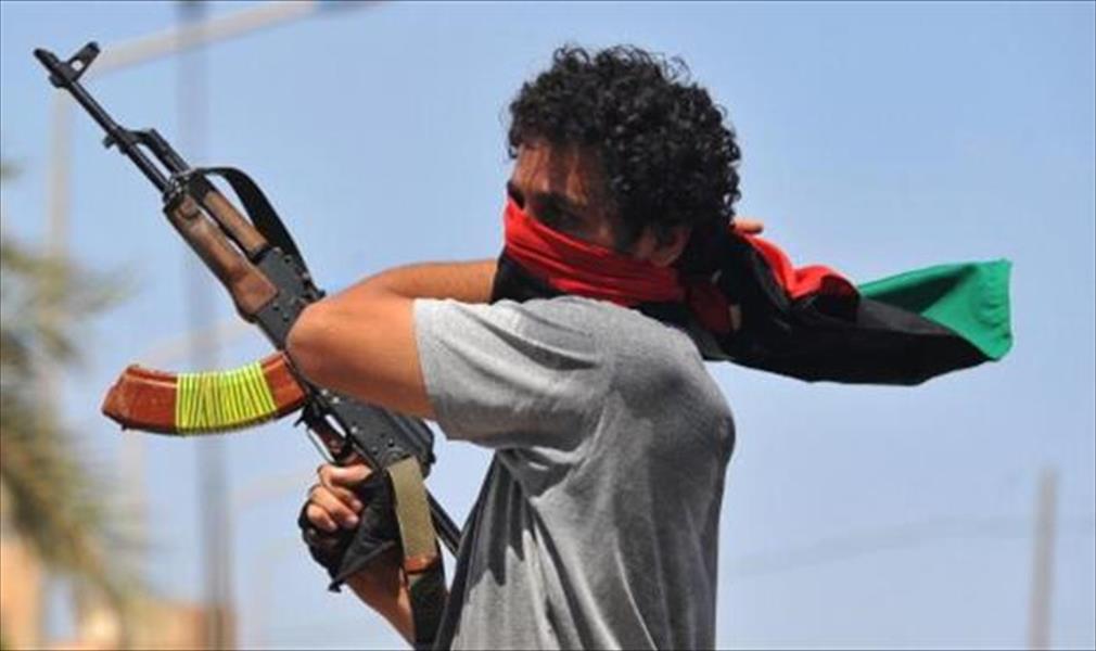 مسلحان يسطوان على سيارتين في بنغازي