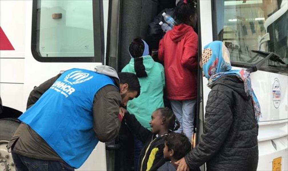 الأمم المتحدة تجري أول عملية إجلاء مهاجرين من ليبيا إلى إيطاليا