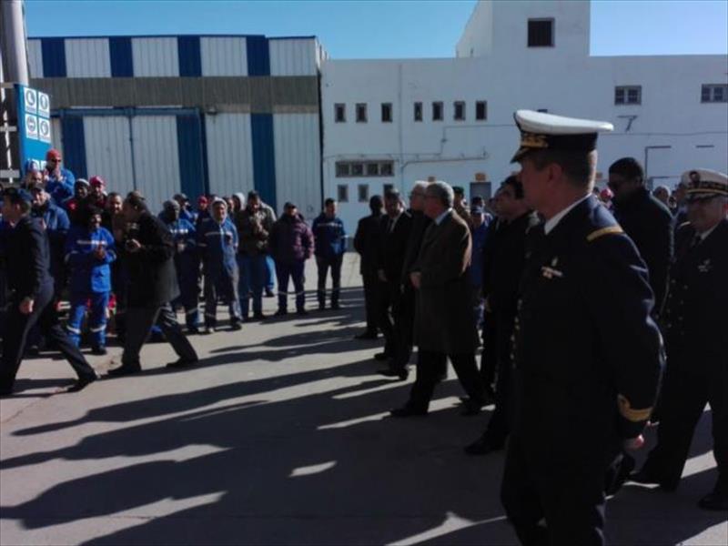 وزير الدفاع التونسي يتفقد القاعدتين البحرية والجوية في صفاقس