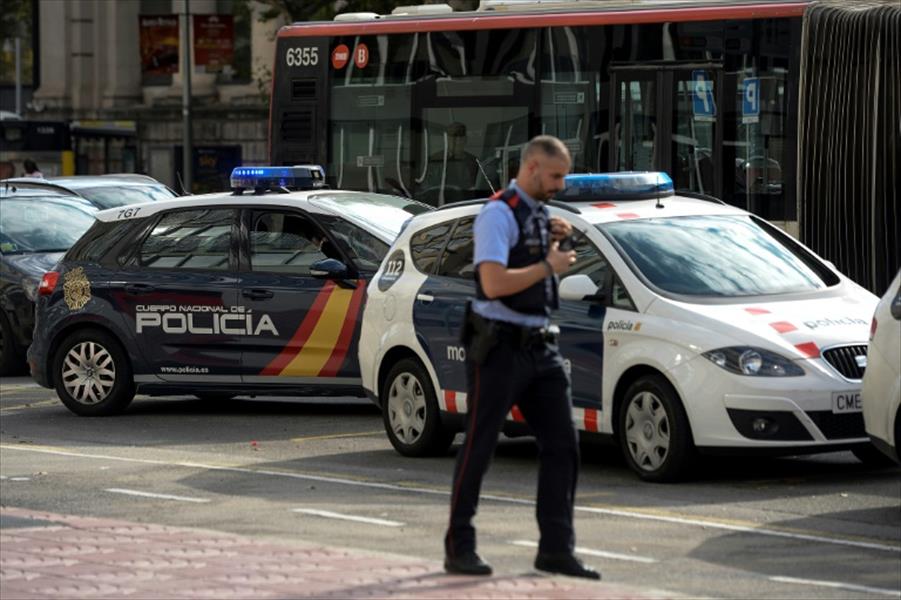 بدء عملية سحب تعزيزات الشرطة التي أرسلتها مدريد إلى كتالونيا