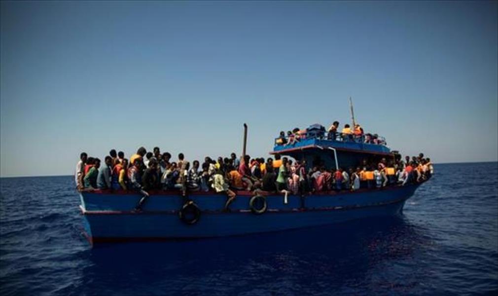 إنقاذ 364 مهاجرًا كانوا على متن 3 مراكب انطلقت من ليبيا