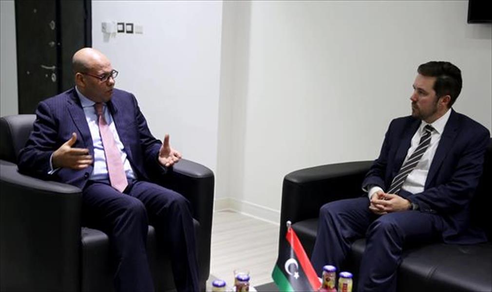 المجبري يلتقي نائب سفير بريطانيا لدى ليبيا
