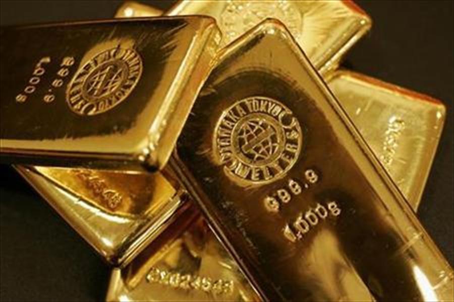 الذهب يتراجع مدفوعًا بتعافي الدولار