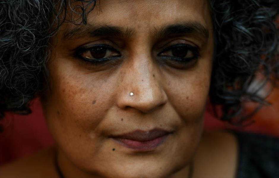 الكاتبة أرونداتي روي صوت للصحوة بالهند