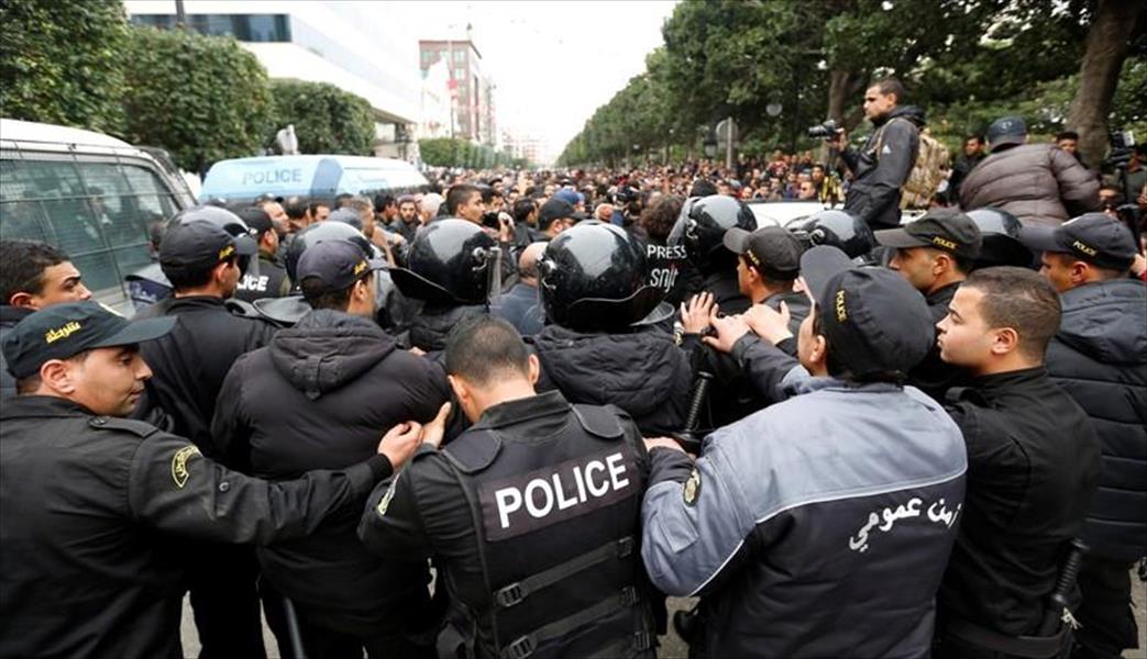 الداخلية التونسية: اعتقال 330 شخصًا متورطين في أعمال شغب وتخريب