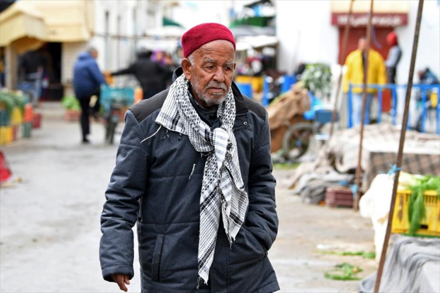 سكان في طبربة التونسية يرثون حال مدينتهم المهمشة