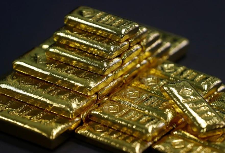الذهب ينخفض مع تعافي الدولار من أدنى مستوى وصل له