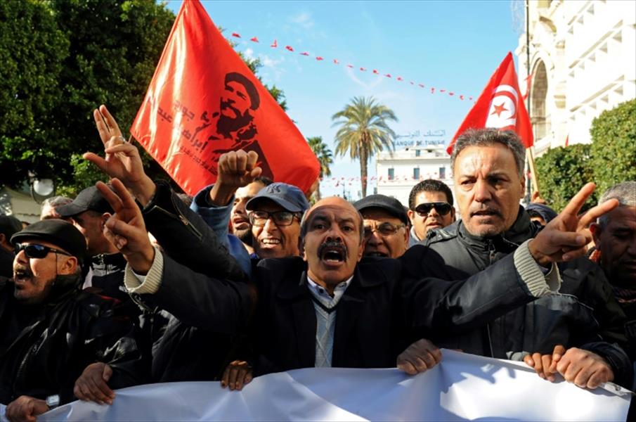 الاقتصاد المأزوم في تونس يجدد شبح العودة إلى نظام «بن علي» الاقتصادي