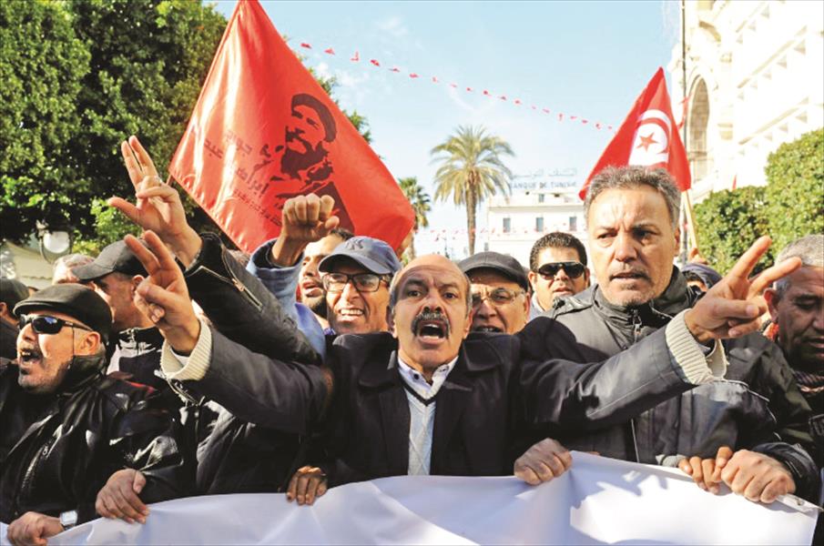 بعد 7 سنوات على الثورة.. اقتصاد تونس مازال يغذي الاحتجاجات