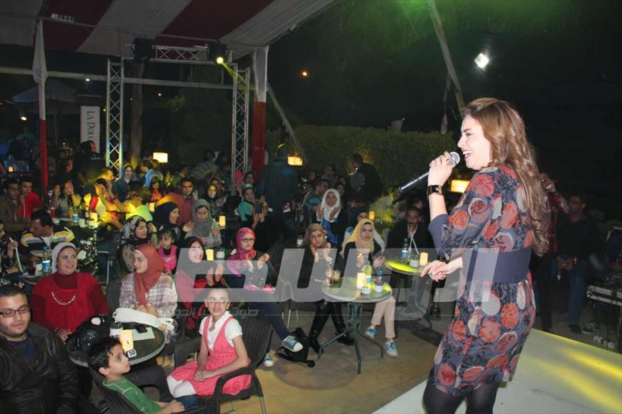بالصور: ياسمين نيازي تحيي حفلاً غنائيًّا في المنصورة
