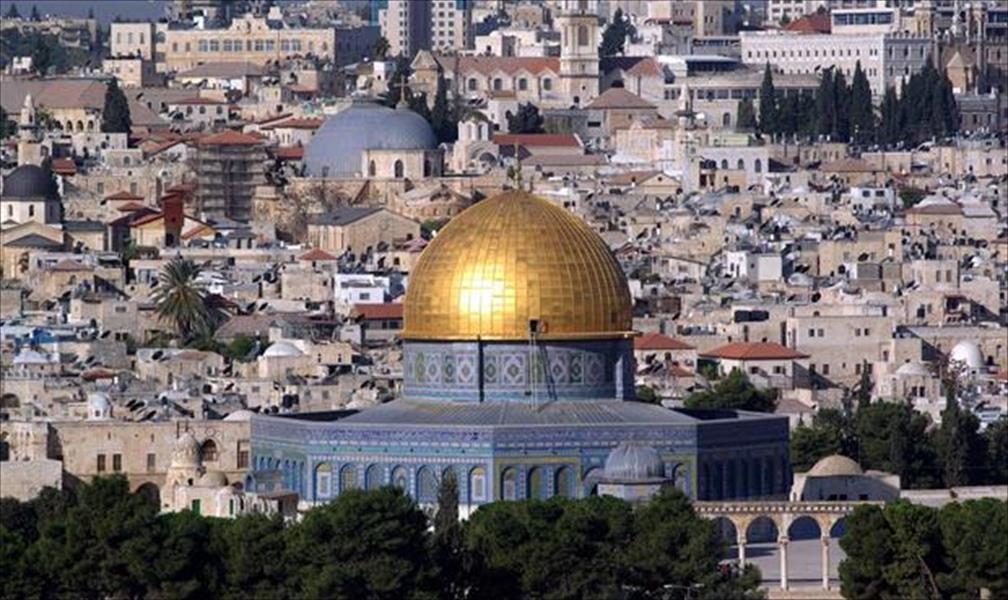 عريقات يكشف تفاصيل «صفقة القرن» الأميركية للسلام بين الفلسطينيين وإسرائيل