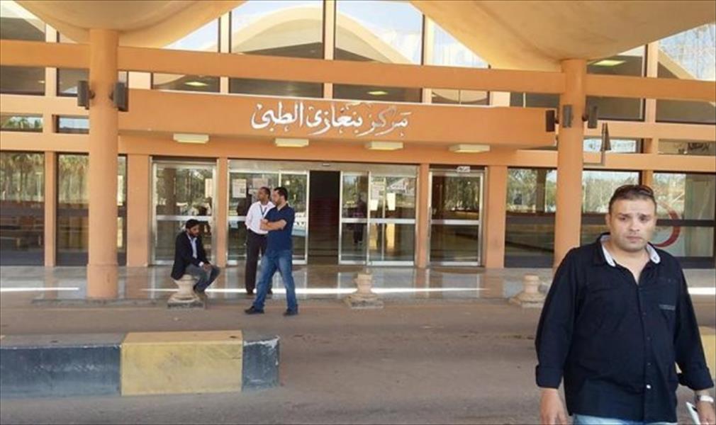 عسكري يطلق النار عشوائيًّا أمام قسم الطوارئ بمركز بنغازي الطبي
