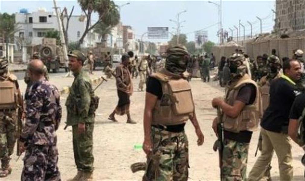 انفصاليو اليمن يسيطرون على مقر الحكومة في عدن والسلطة تتهمهم بالانقلاب